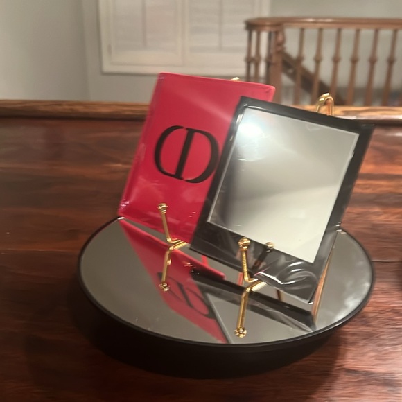 CHRISTIAN DIOR Mirror with Red Patent Leather Slip Case - Picture 3 of 5